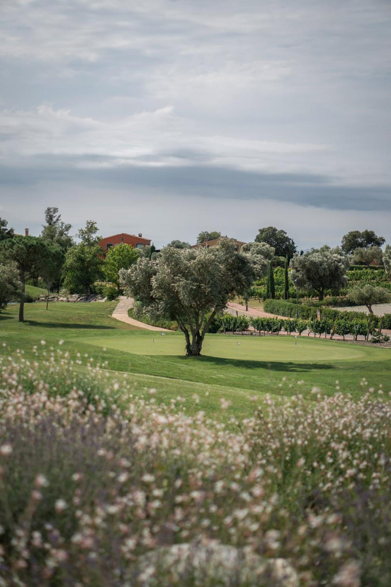 Hotel Peralada Wine Spa & Golf Extérieur photo